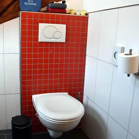 Apartment Finster