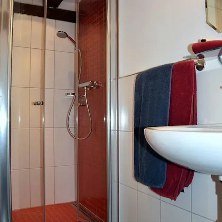 Apartment Finster *